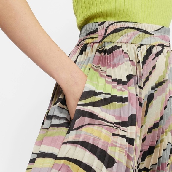 Ted Baker London Abstract-Print Pleated Asymmetric Skirt US Size 8 - Picture 3 of 8
